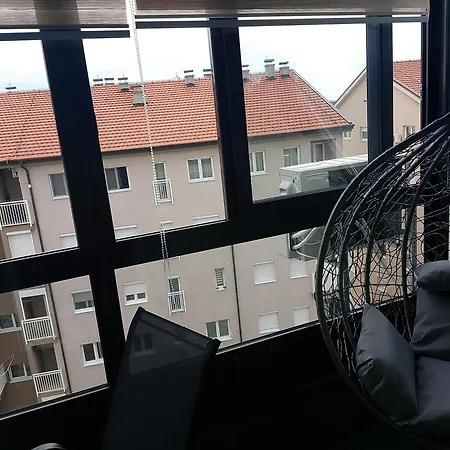 Lux Mitrovic